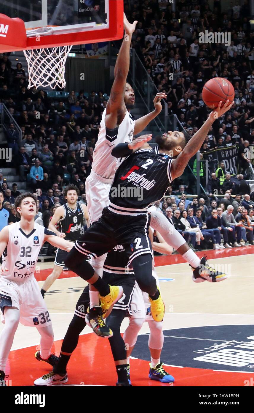 Bologna, Italien. Februar 2020. Devyn Marmor (Virtus segafredo bologna) während Segaftedo Virtus Bologna vs. Partizan Nis Belgrado, Basketball EuroCup Championship in Bologna, Italien, 5. Februar 2020 Credit: Independent Photo Agency/Alamy Live News Stockfoto