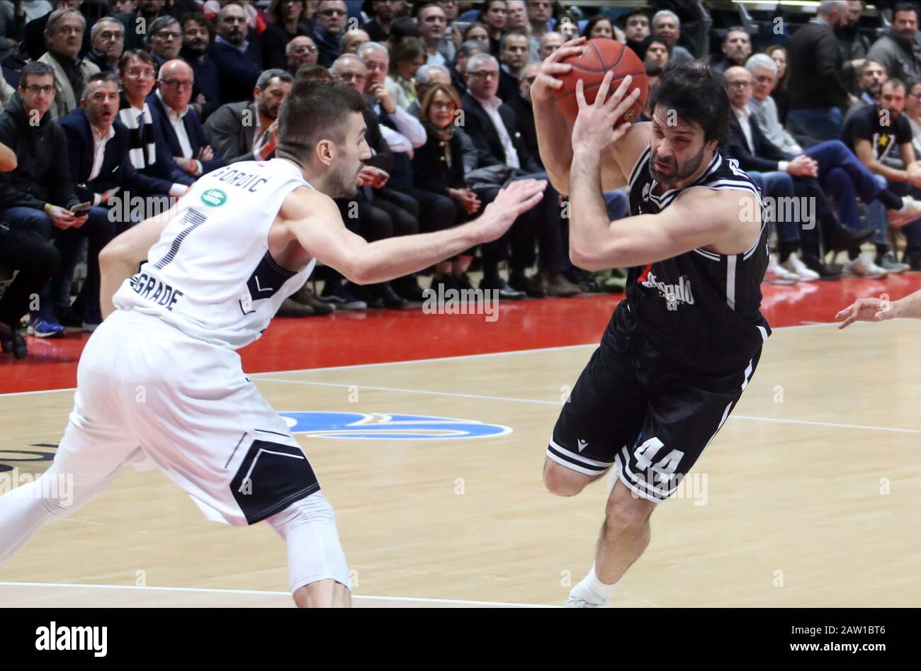 Bologna, Italien. Feb. 2020. Milos teodosic (Virtus segafredo bologna) während Segaftedo Virtus Bologna vs. Partizan Nis Belgrado, Basketball EuroCup Championship in Bologna, Italien, 5. Februar 2020 Credit: Independent Photo Agency/Alamy Live News Stockfoto