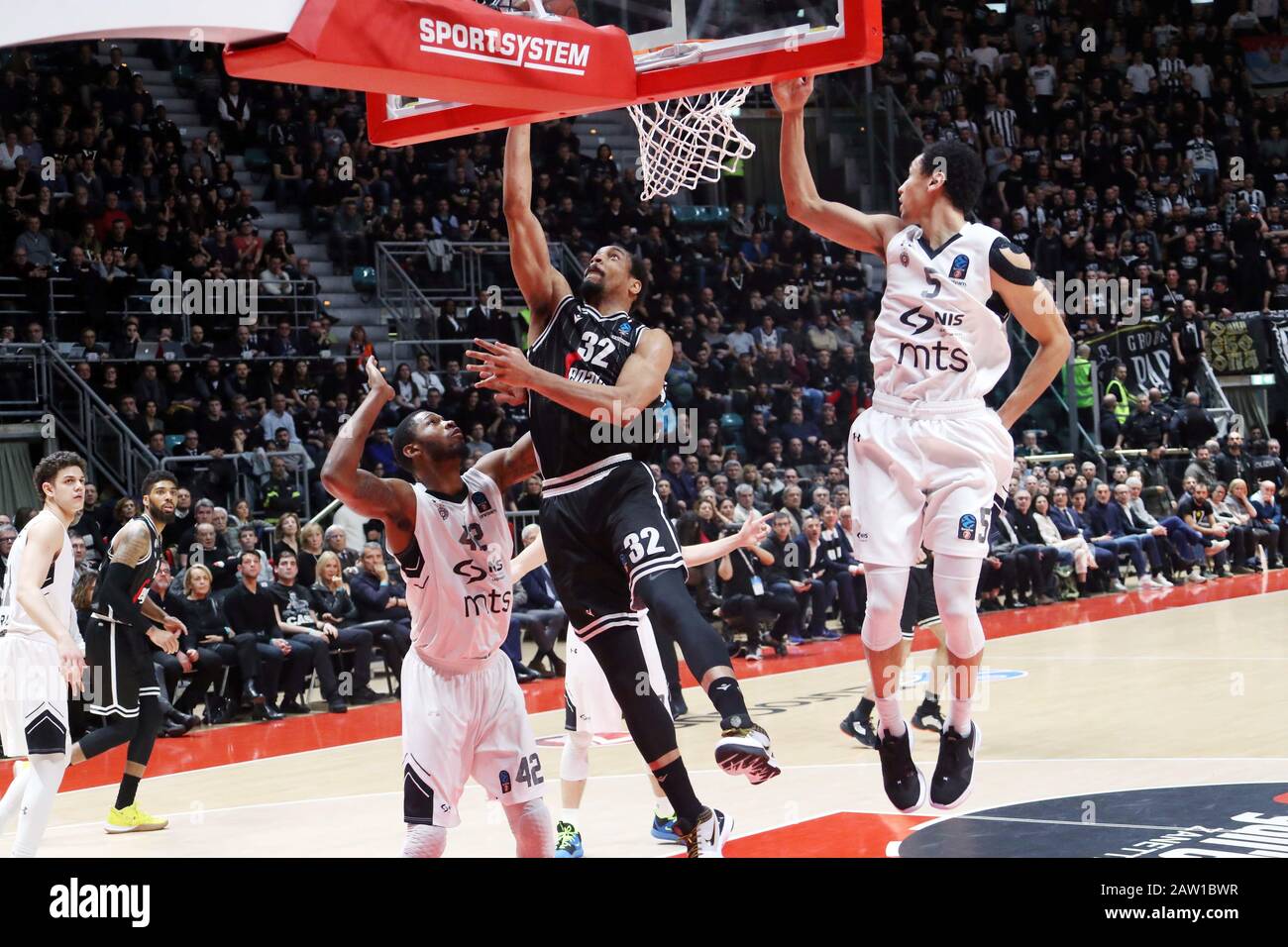 Bologna, Italien. Feb. 2020. Gewinnt Jäger (Virtus segafredo bologna) während Segaftedo Virtus Bologna vs. Partizan Nis Belgrado, Basketball EuroCup Championship in Bologna, Italien, 5. Februar 2020 Credit: Independent Photo Agency/Alamy Live News Stockfoto