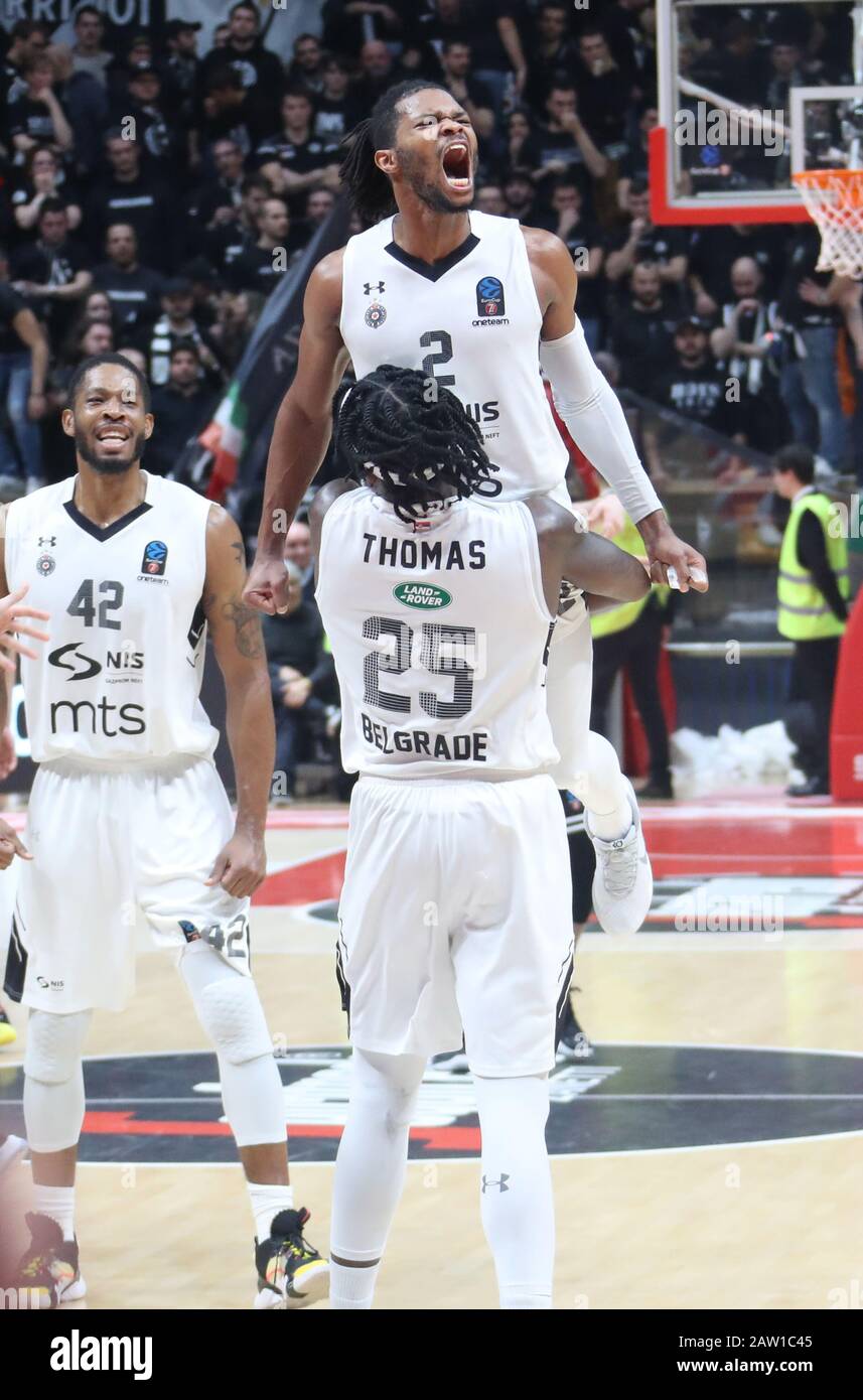 Bologna, Italien. Februar 2020. Das Glück von partizan belgrado al Termine von Partita vinta 84-82 über Virtus segafredo bologna während Segaftedo Virtus Bologna vs. Partizan Nis Belgrado, Basketball EuroCup Championship in Bologna, Italien, 5. Februar 2020 Kredit: Unabhängige Fotoagentur/Alamy Live News Stockfoto