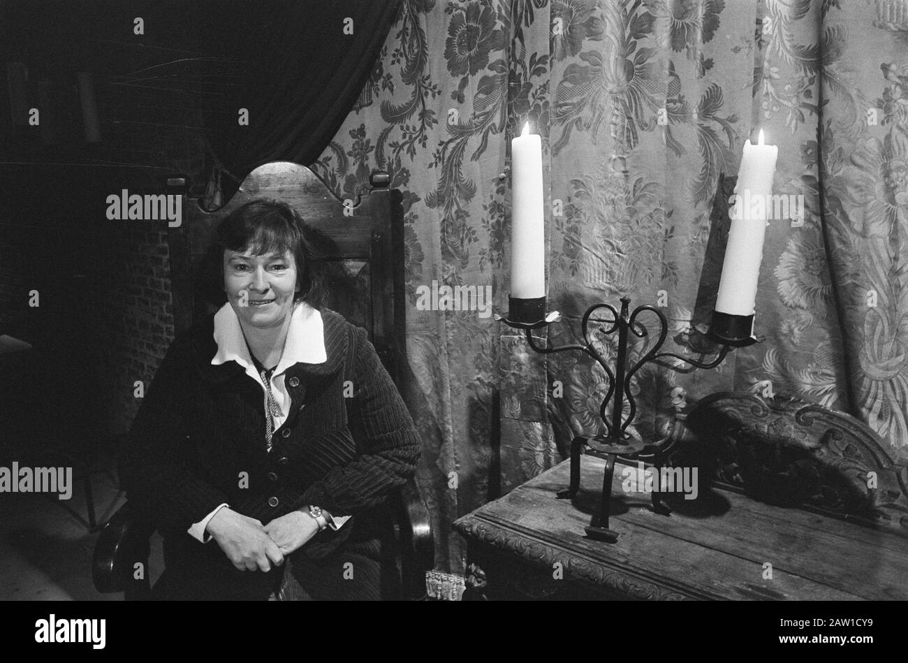 Job GPD, Vera Baresova Theater The Three Maidens Right Tree Ditch, Vera Baresova Theater Datum: 4. September 1974 Schlüsselwörter: Theater Stockfoto