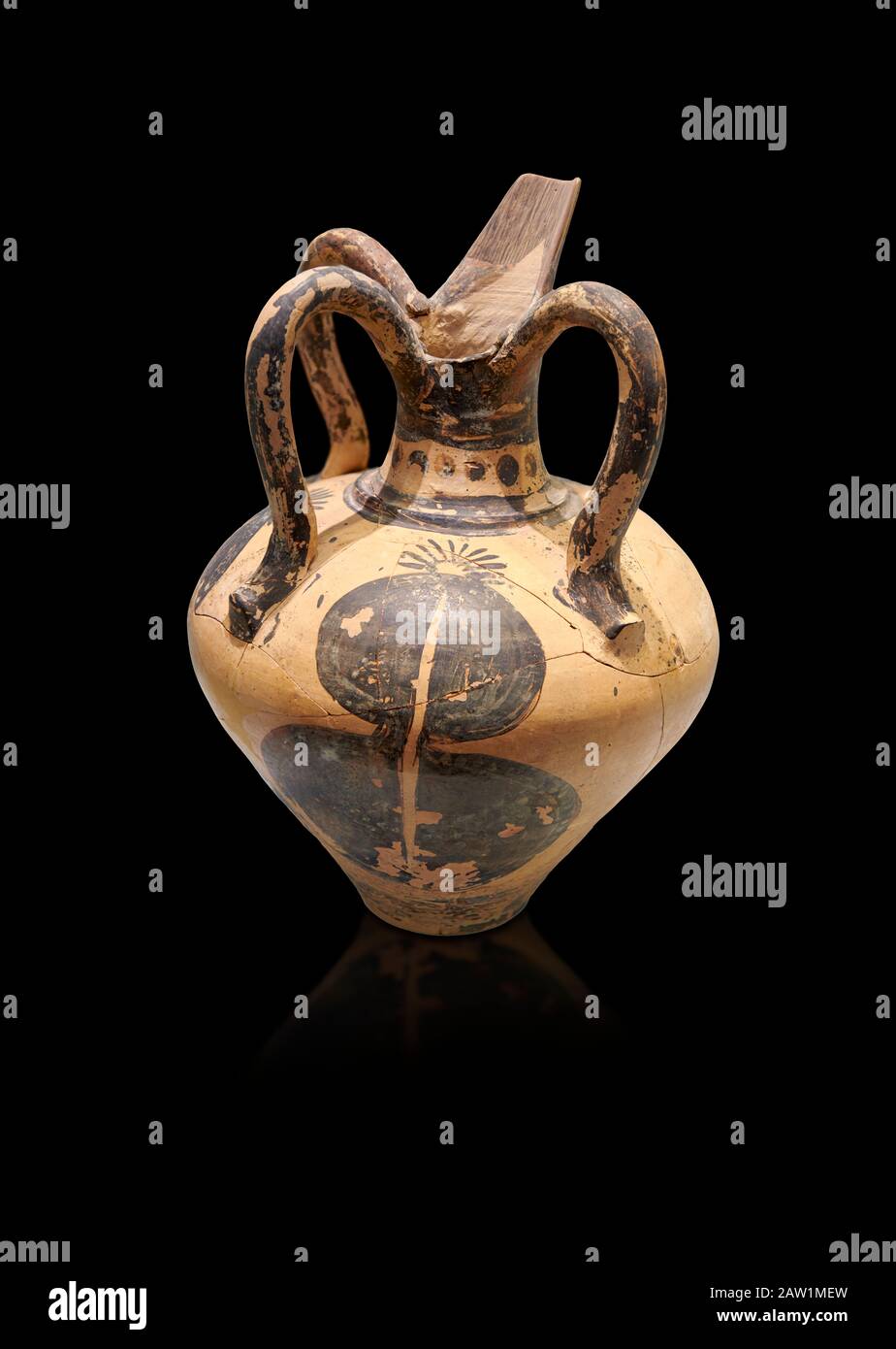 Minoische lange, mit Granatapfel verzierte Rhythmen, Zakros Palast 1500-1450 v. Chr.; Archäologisches Museum Heraklion, schwarzer Hintergrund. Stockfoto