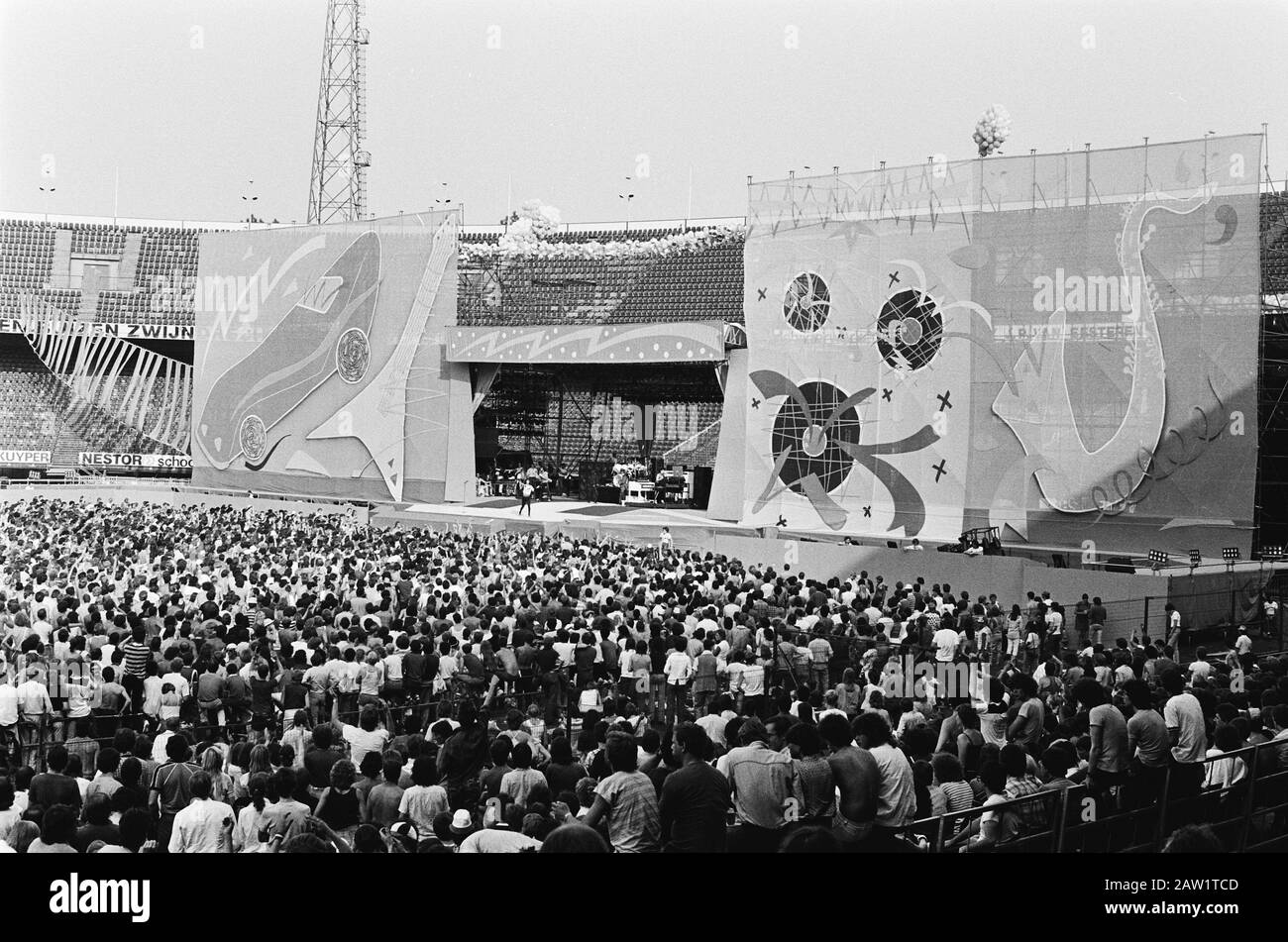 Rolling Stones Konzert im Feyenoord Stadium, Rotterdam; Liste der Podiumsworte Datum: 2. Juni 1982 Ort: Rotterdam, South Holland Schlüsselwörter: Rockbands Institution Name: Rolling Stones Stockfoto