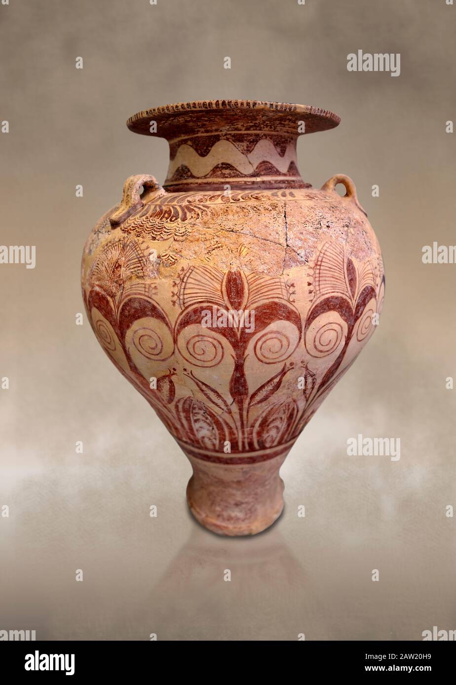 Minoische, im Palaststil gehaltene, mit Lehm verzierte Gläser aus dem Knossos-Isopata 'Königliches Grab' 1600-1500 v. Chr., Archäologisches Museum Heraklion. Stockfoto