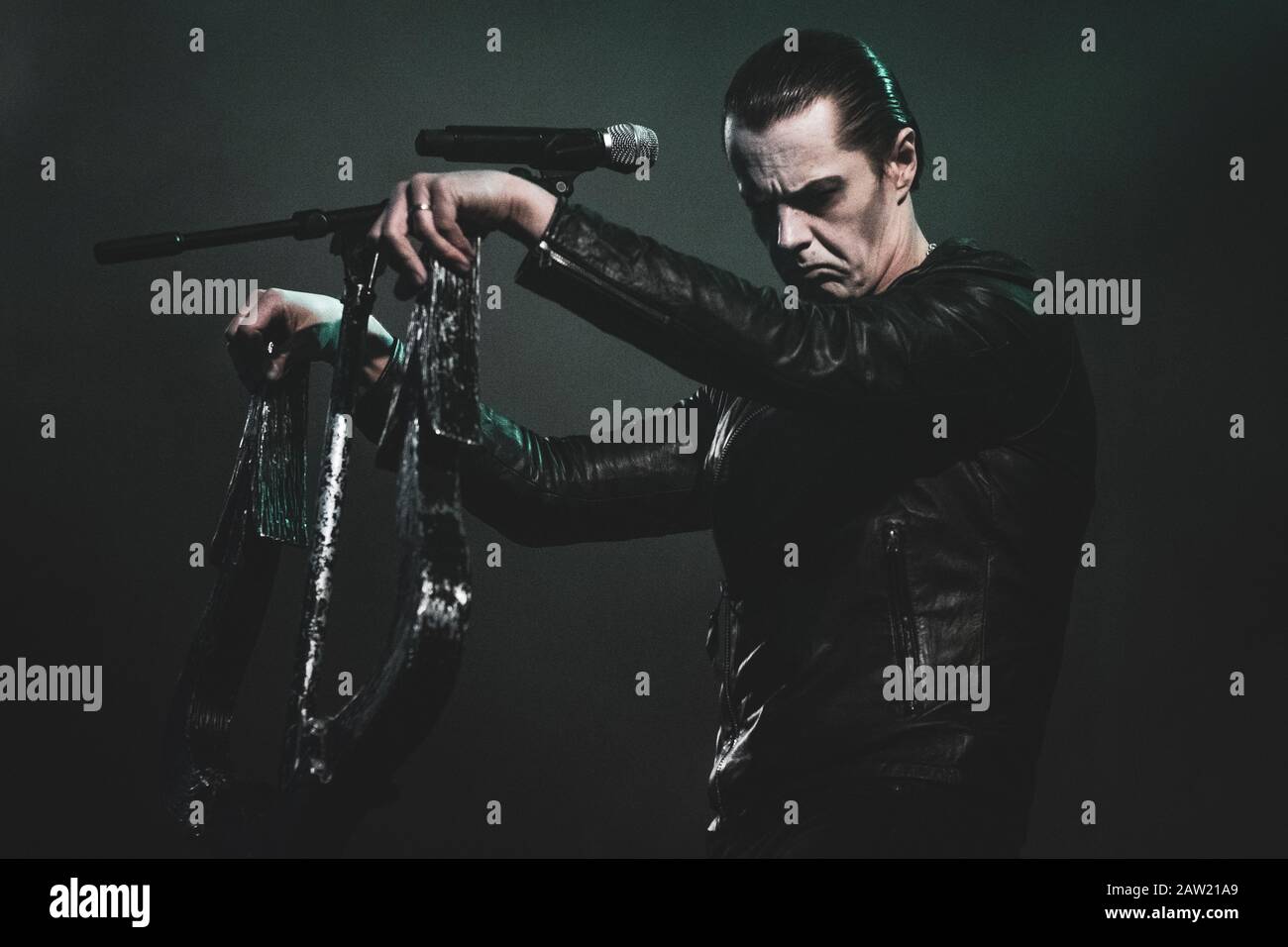 Kopenhagen, Dänemark. 23. 2018. Die norwegische Black-Metal-Band Satyricon führt ein Live-Konzert während des dänischen Heavy-Metal-Festivals Copenhell 2018 in Kopenhagen durch. Hier ist Sänger Satyrs live auf der Bühne zu sehen. (Foto: Gonzales Foto - Nikolaj Bransholm). Stockfoto