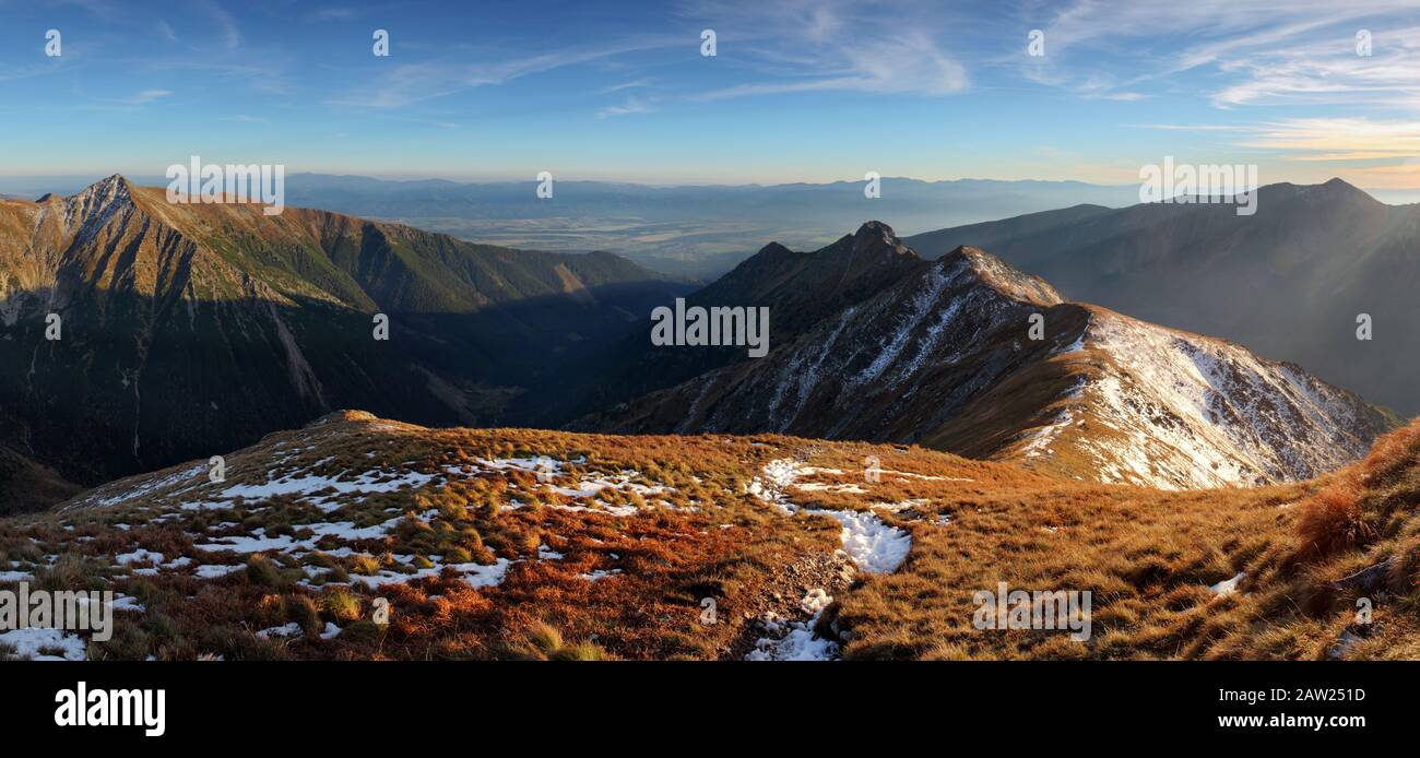 Berg Sonnenuntergang Herbst Landschaft der Tatra, Slowakei Stockfoto