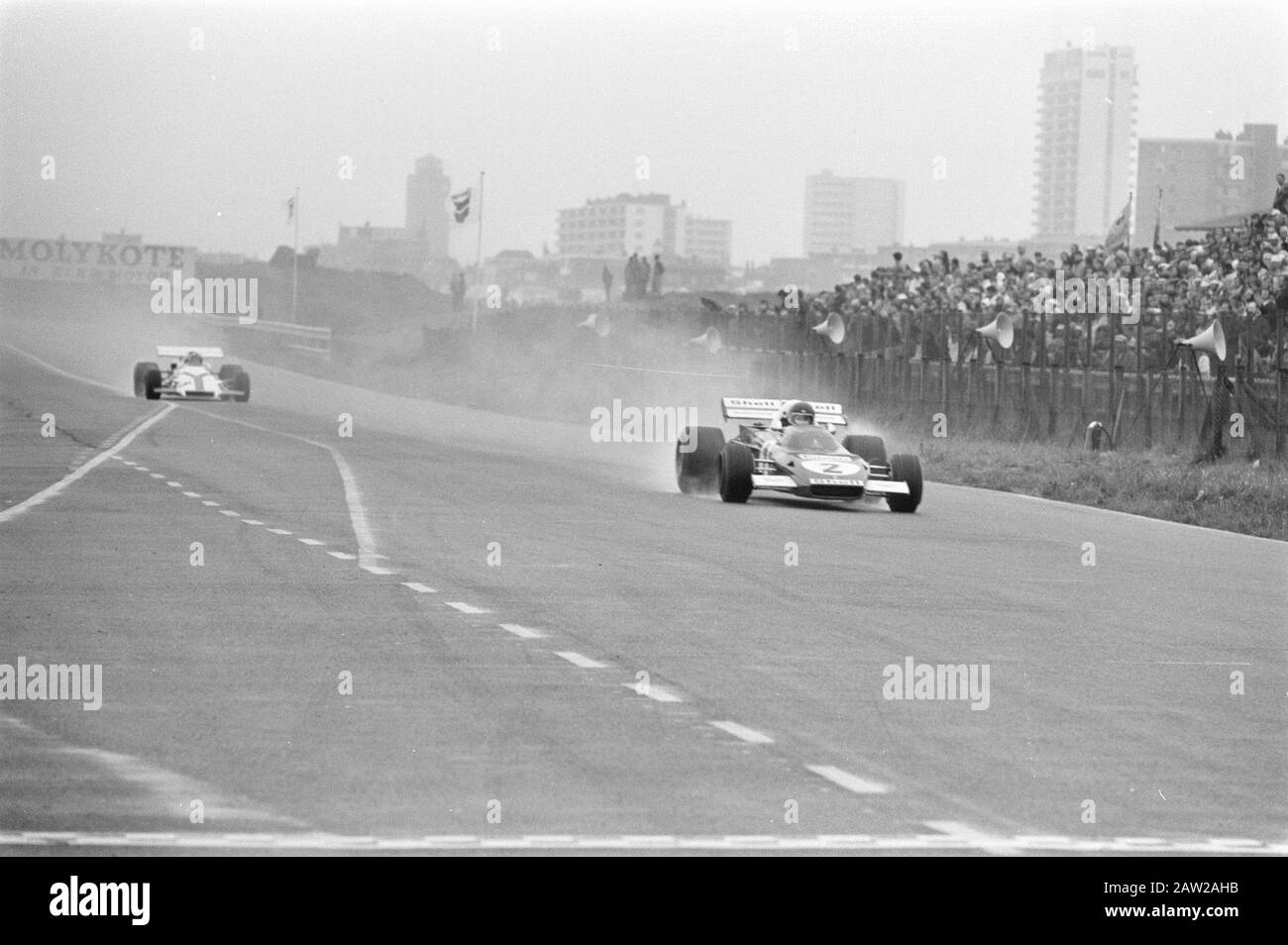 Grand Prix der niederländischen Formel I-Wagen, Zandvoort Pedro Rodiguez (l) und Jacky Ickx in Aktion Datum: 20. Juni 1971 Ort: Nordholland, Zandvoort Schlüsselwörter: Motorsport-Rennstrecken, Rennen, Wettbewerbe Personenname: Ickx, Jacky Rodriguez, Pedro Stockfoto