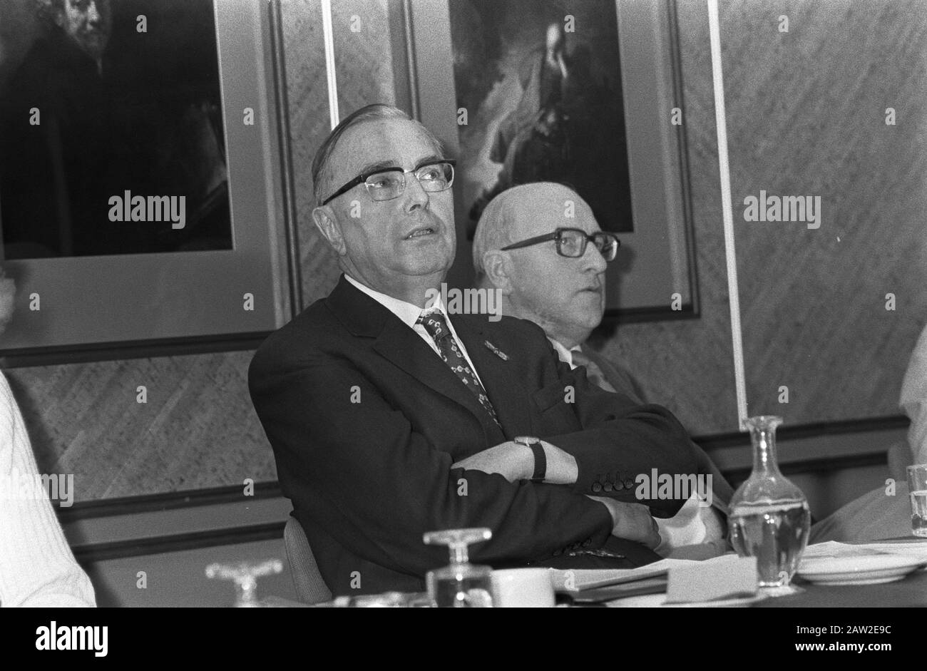 Pressekonferenz zum prominenten Blast Chess Alpha Hotel Amsterdam Datum: 16. Dezember 1971 Ort: Amsterdam, Noord-Holland Schlüsselwörter: Pressekonferenzen, Schachturniere Personenname: Alpha Hotel Stockfoto