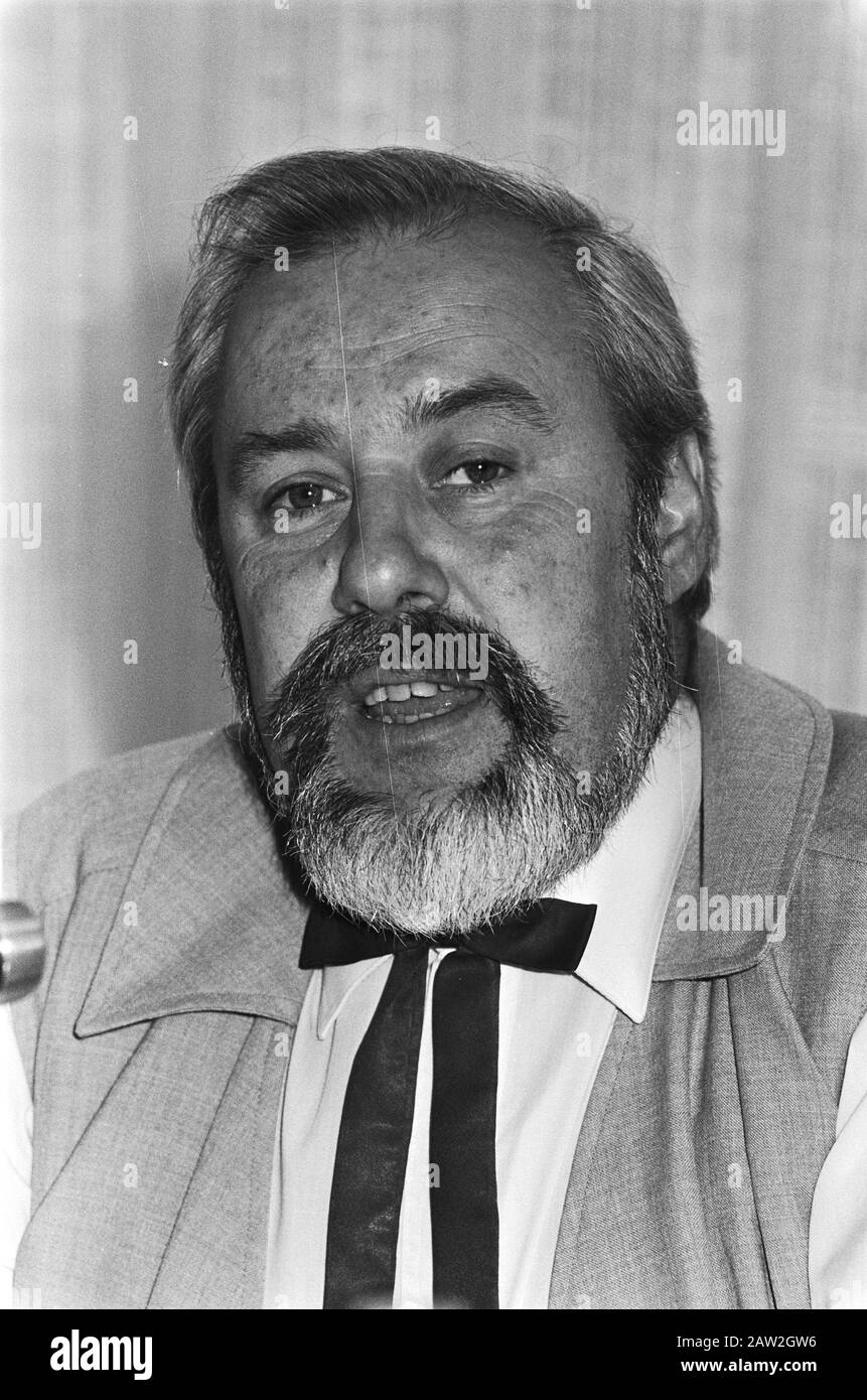 Pressekonferenz Avro; Kees Buurman, Datum: 4. September 1985 Schlüsselwörter: Pressekonferenzen Personenname: Kees Buurman Institution Name: Avro Stockfoto