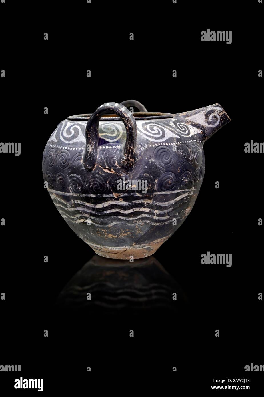 Minoan Kamares Ware sprießt Glas mit 2 Griffen mit polychromen Dekorationen, Phaistos Palast 1800-1600 v. Chr.; Archäologisches Museum Heraklion, schwarzer Bac Stockfoto