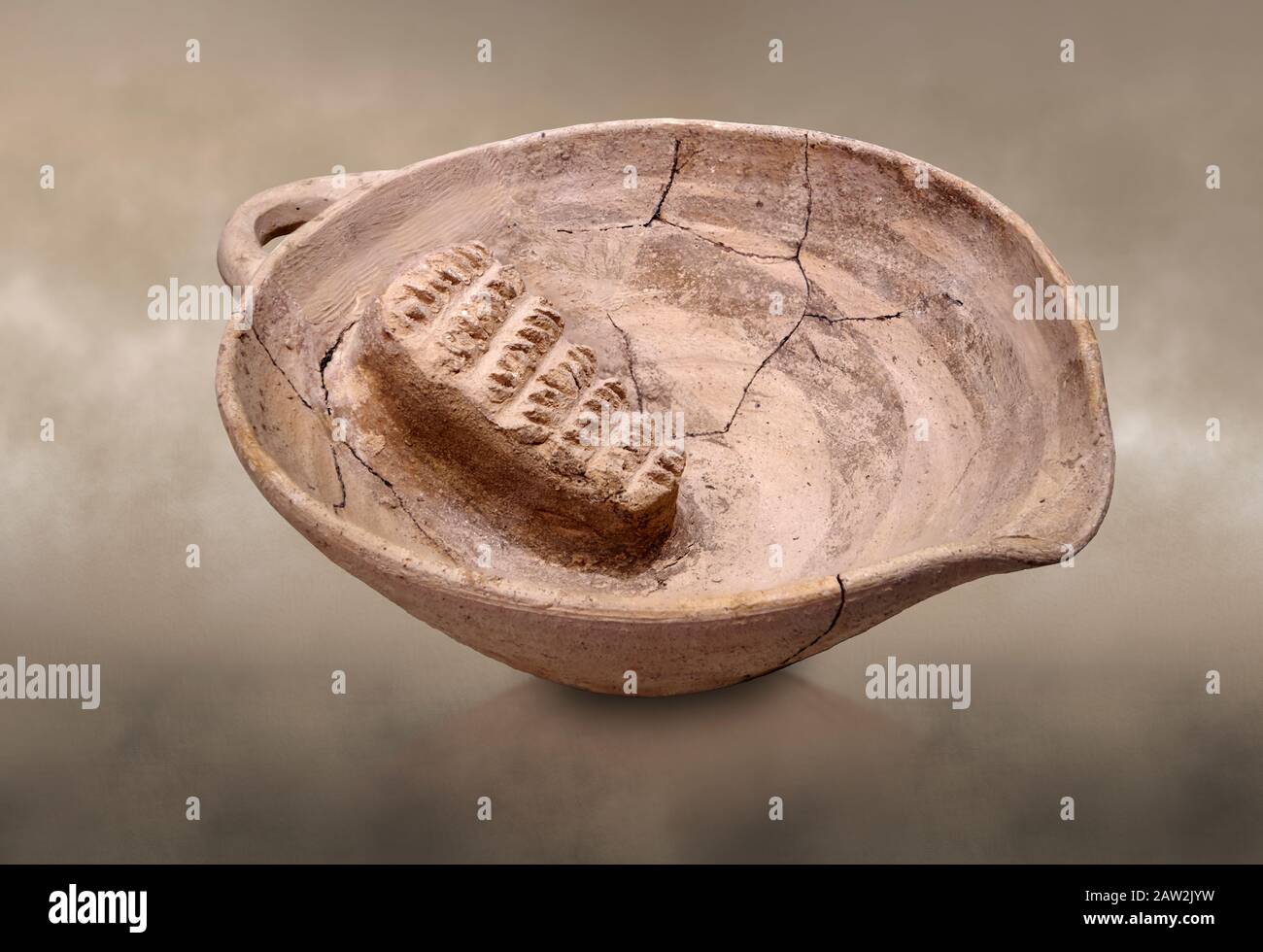 Minoische Saftschale aus Lehmfrüchten mit Tongrater, Palast Phaistos 1800-1600 v. Chr.; Archäologisches Museum Heraklion. Stockfoto