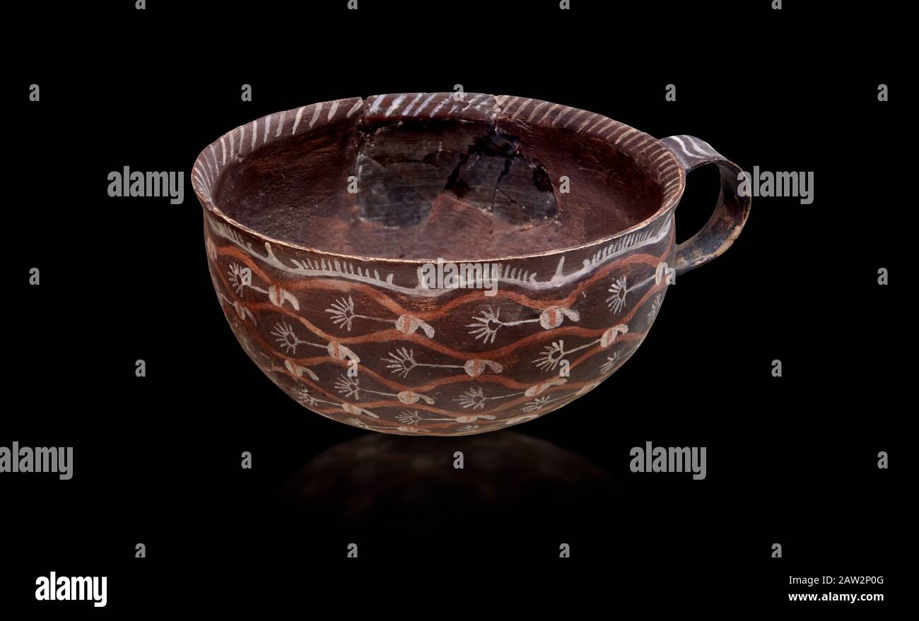 Minoan Kamares "Eggshell"-Becher mit polychromen Dekorationen aus dem Set, das im Palast von Phaistos 1800-1600 v. Chr. gefunden wurde; Heraklion Archaeological Muse Stockfoto