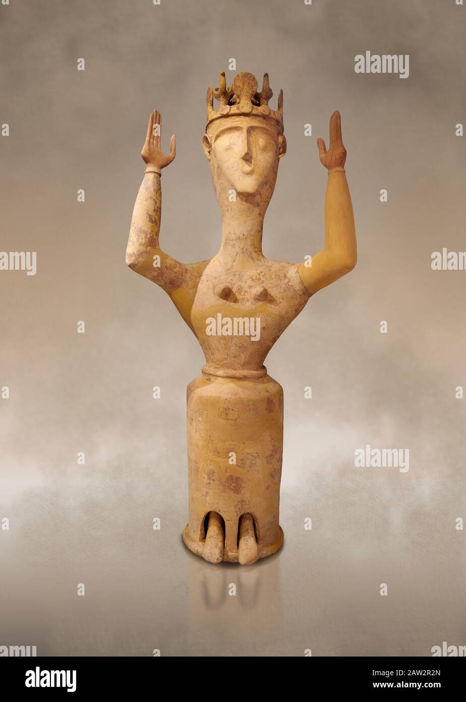 Minoische Statue der postpalastartigen Terracotta-Göttin mit erhobenen Armen und Krone, Karphi Sanctuary 1200-1100 v. Chr., Archäologisches Museum Heraklion. Der Godd Stockfoto