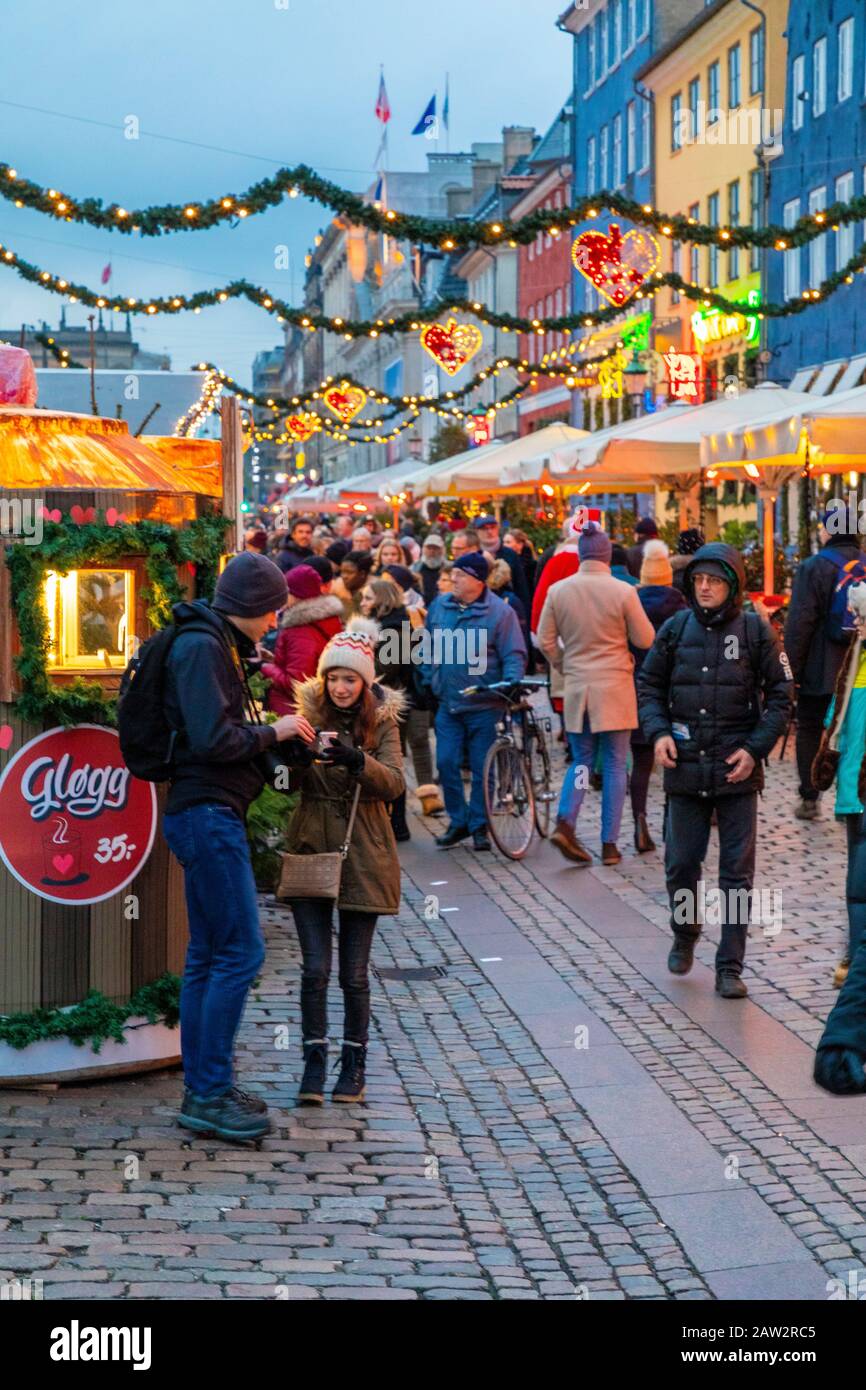 Weihnachtsmarkt in Nyhavn, Kopenhagen, Dänemark Stockfoto