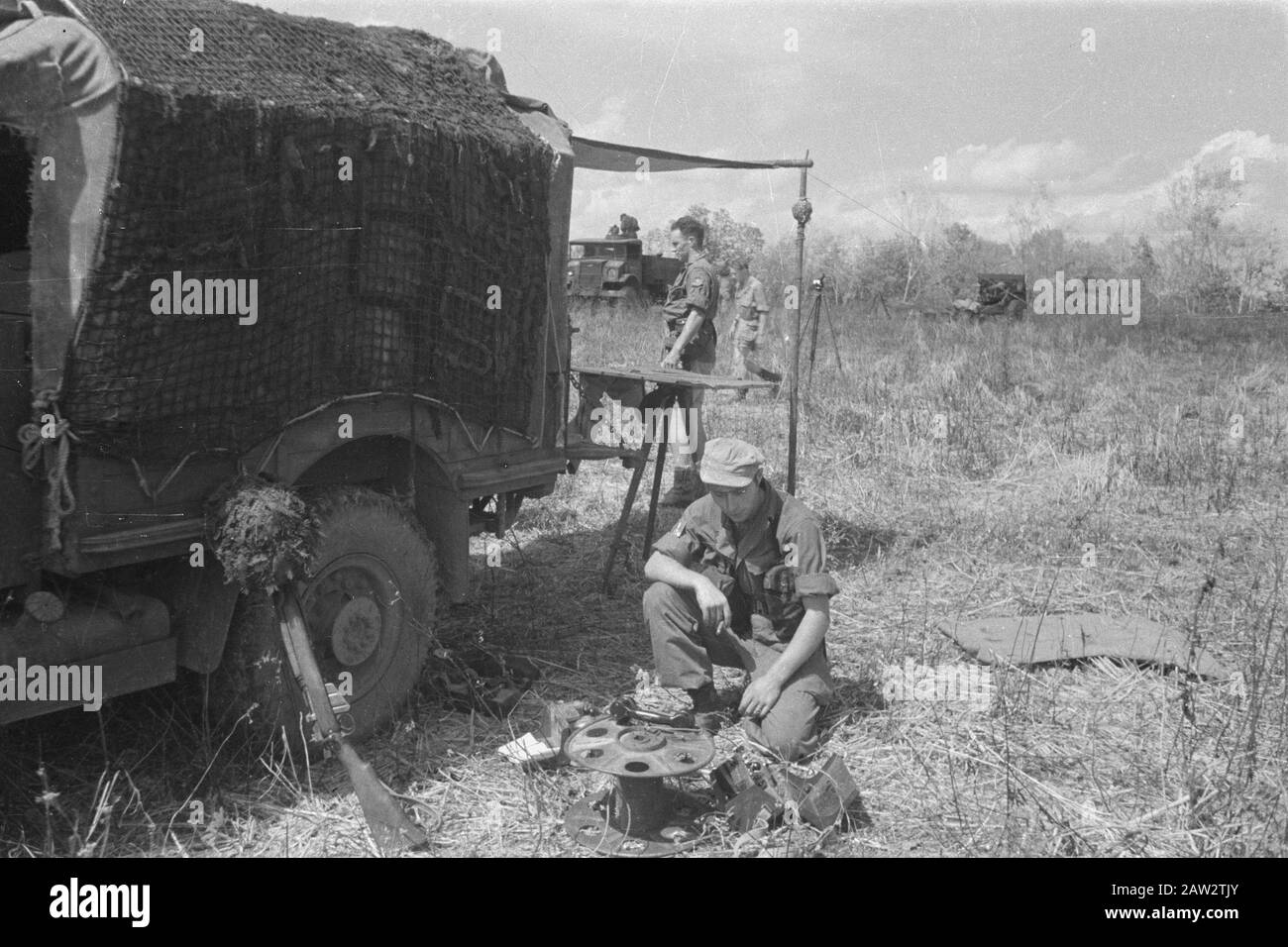 Krawang, Poerwakarta, Tjikampek Polizeiaktion. Krawang-Sektoer. [Teil einer Battery Field Artillery.] Datum: 23. Juli 1947 Standort: Indonesien, Java, Niederländisch-Ostindien Stockfoto