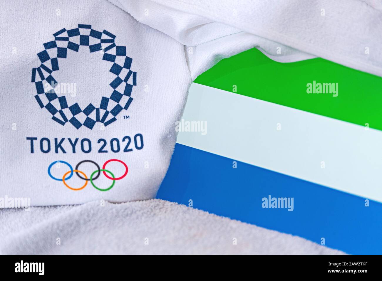 Tokio Japan Februar 4 2020 Sierra Leone Nationalflaggen Offizielles Logo Der Olympischen Sommerspiele In Tokio 2020 Weisser Hintergrund Stockfotografie Alamy