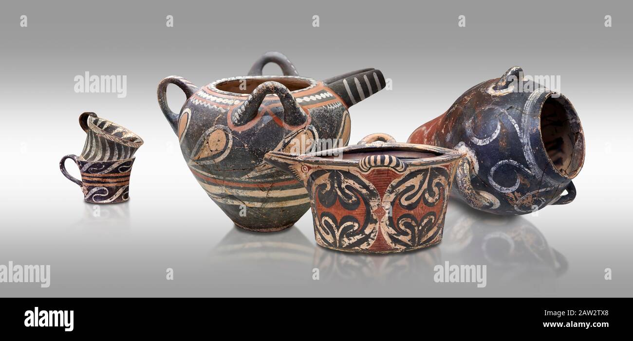 Minoische Kamares Ware Gefäße mit polychromen Dekorationen, Phaistos Palast 1800-1600 v. Chr.; Archäologisches Museum Heraklion, grauer Hintergrund. Dieser Styl Stockfoto