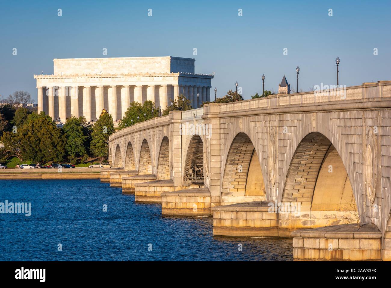 Washington, D.C. am Potomac River mit Jefferson Memorial. Stockfoto