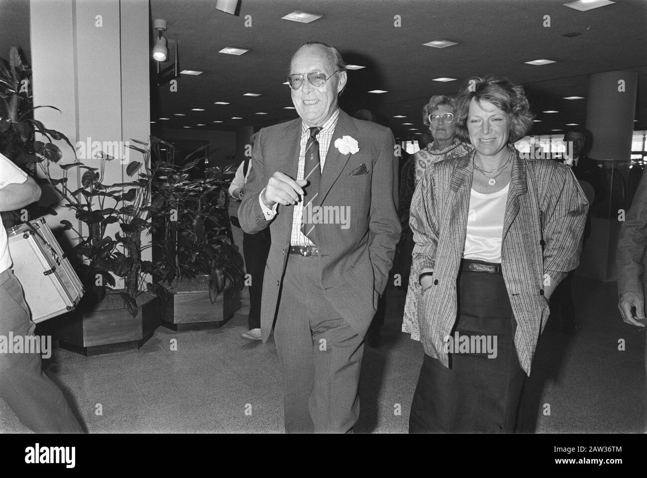 Royal Family besuchte Aufnahmen AVRO TV von ganzem Herzen; v. l. Prinzessin Irene und Prinz Bernhard Datum: 26. April 1984 Schlagwörter: KÖNIGSFAMILIE, TV-AUFNAHMEN Personenname: Bernhard, Prinz, Irene, Prinzessin Stockfoto