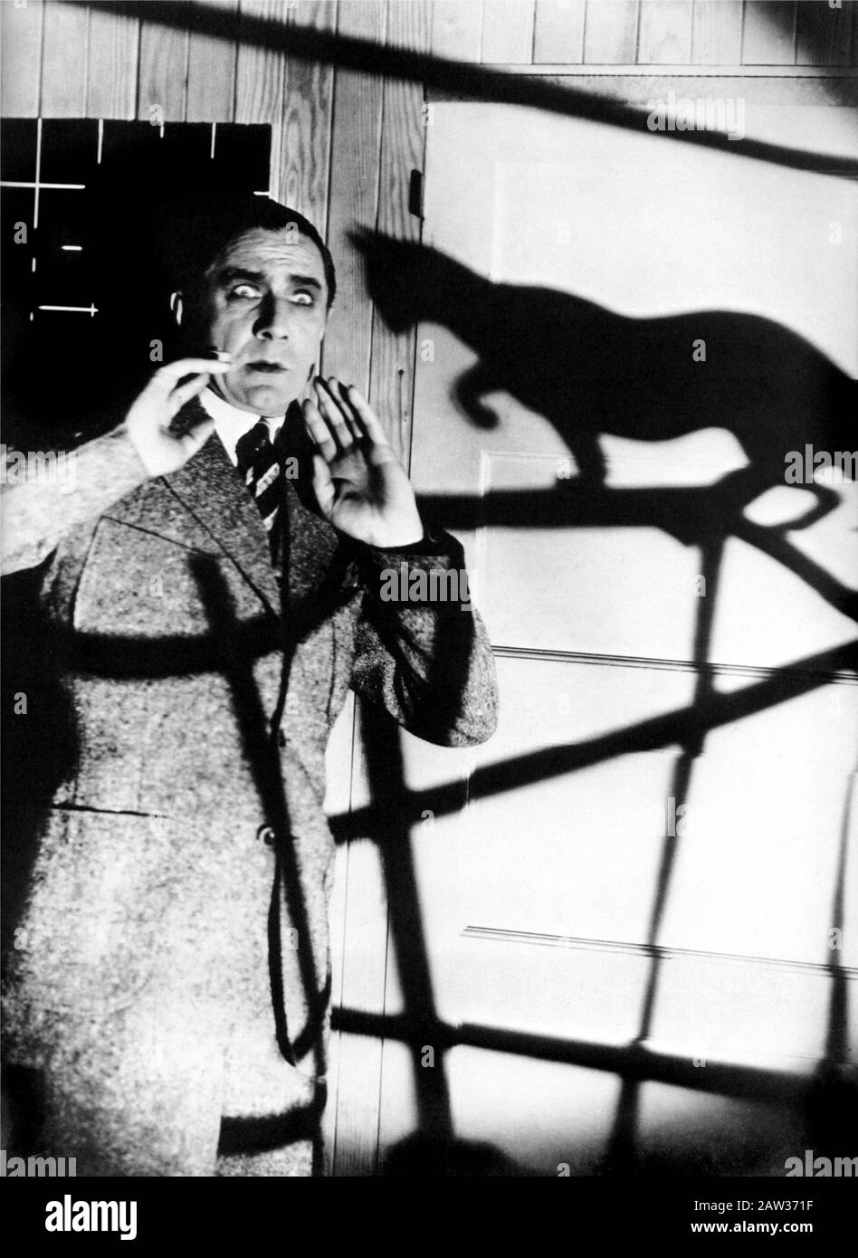 1934, USA: Der Schauspieler BELA LUGOSI (* 1882 in DER SCHWARZEN Kat. 1956 von Edgar G. Ulmer, Pubblicity still . - FILM - FILM - HORROR - TRILLER - OMBR Stockfoto