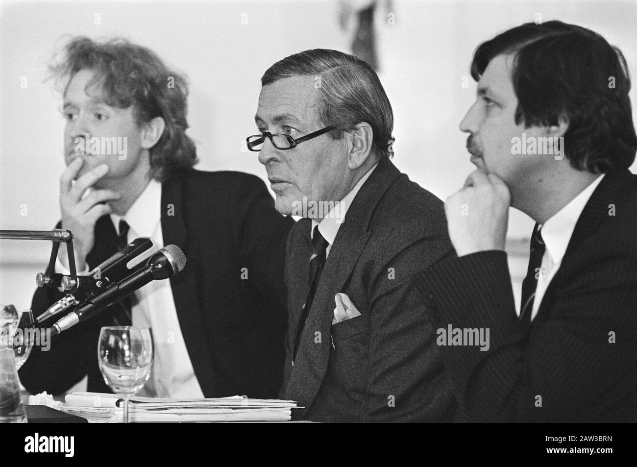 Prinz Claus auf der Pressekonferenz Musikjahr 85 Datum: 24. Oktober 1984 Schlagwörter: Pressekonferenzen Personenname: Claus, Fürst Stockfoto