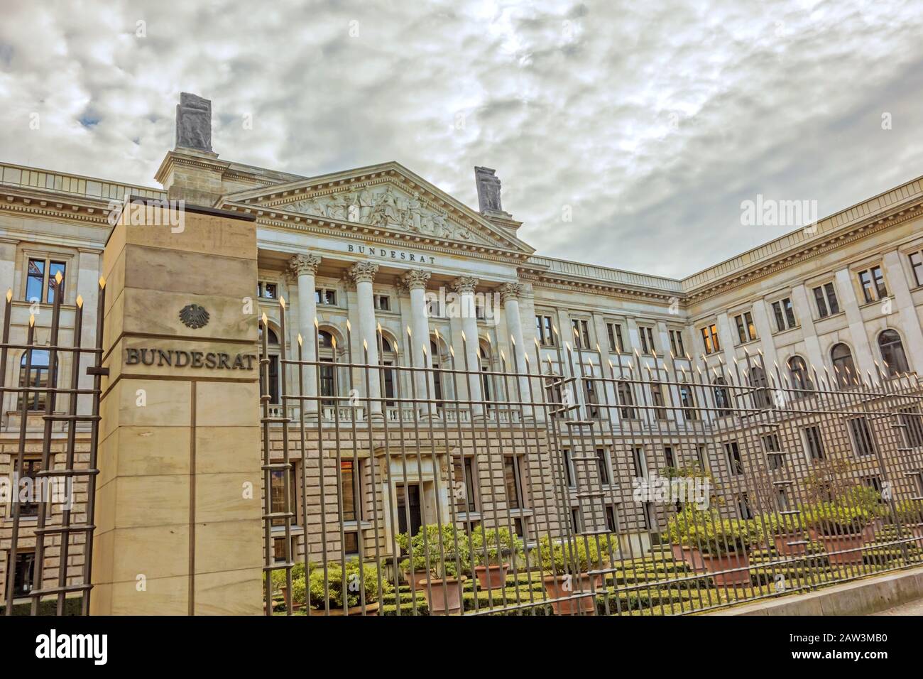 Berlin, Deutschland - 28. Oktober 2013: Außenansicht des deutschen Bundesrates. Sitz des Bundesrates in der Leipziger Straße, Berlin, Deutschland. Stockfoto