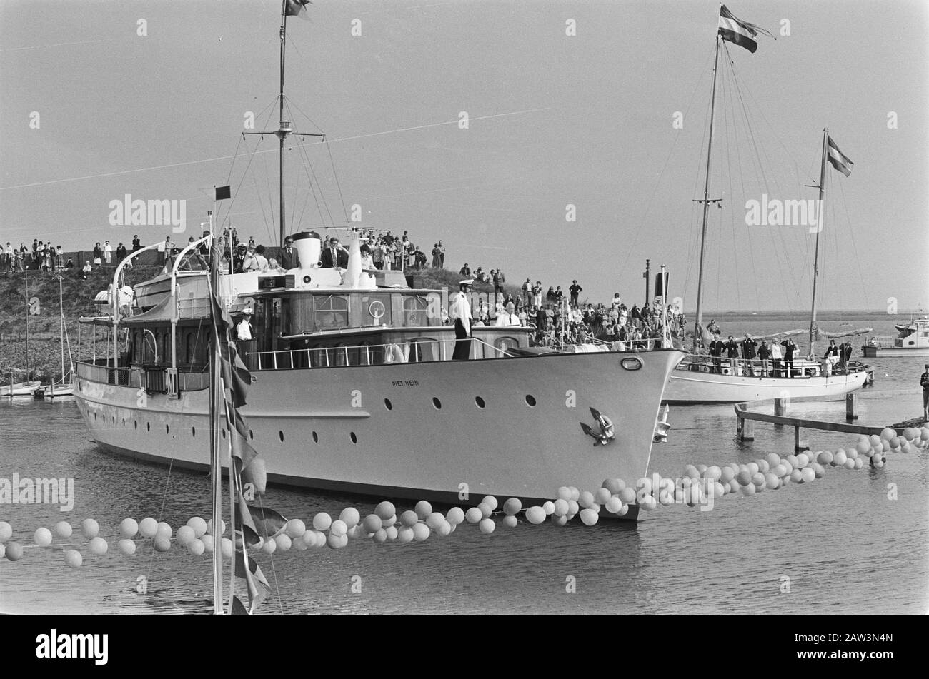 Prinzessin Margriet und Familie bei der Eröffnung der neuen Marina Scharrendijke (Neuseeland); Piet Heyn Passage Seil mit Ballons Datum: 10. August 1978 Ort: Scharendijke, Zeeland Schlüsselwörter: Öffnungen, Boote, Yachthäfen Personenname: Margriet, Prinzessin, Piet Heyn Stockfoto