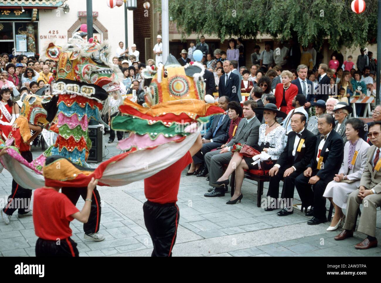 HRH Sarah, Duchess of York und HRH Prince Andrew besuchen Chinatown, Los Angeles, Vereinigte Staaten von Amerika Februar 1988 Stockfoto