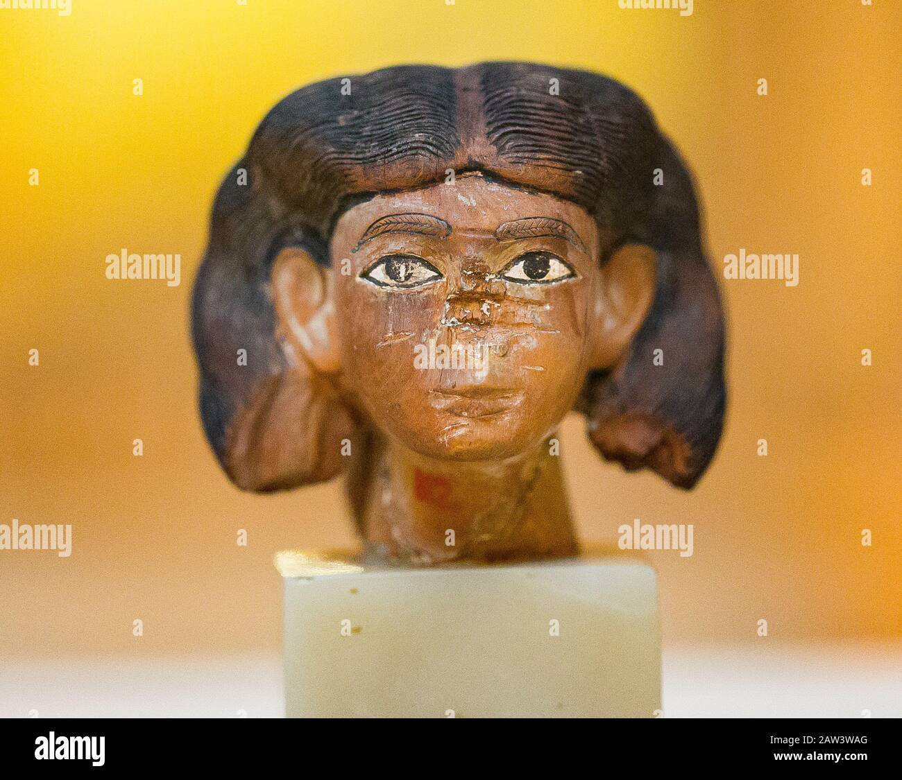 Ägypten, Kairo, Ägyptisches Museum, Holzkopf einer Statuette aus der 12. Dynastie. Stockfoto