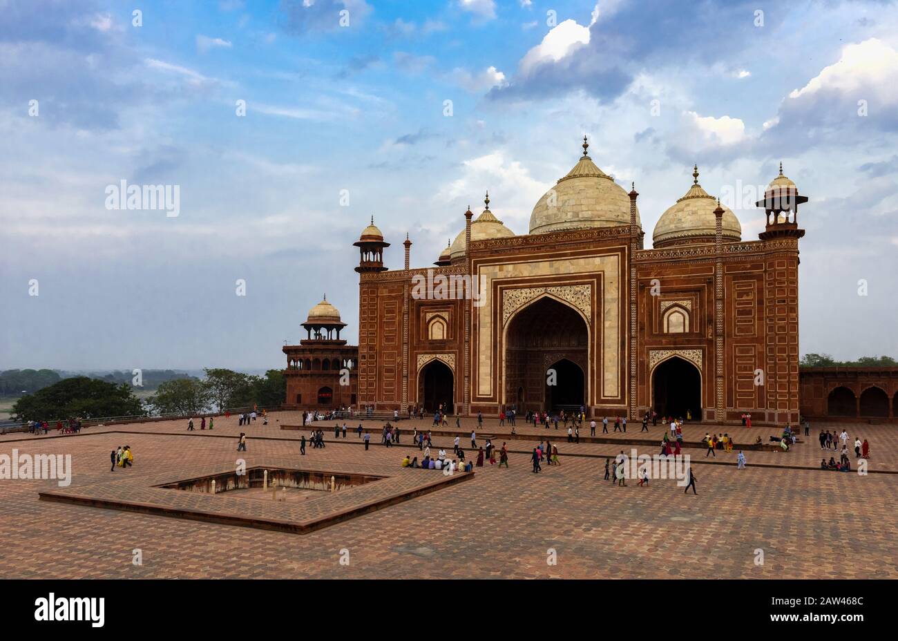 Great Gate im Taj Mahal Komplex in Agra, Indien Stockfoto