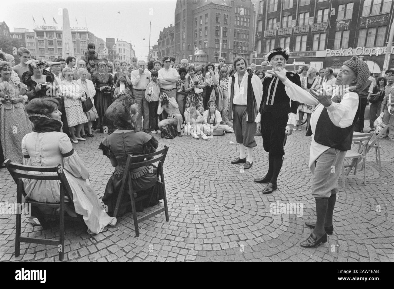 Rhetorik von Antwerpen in Amsterdam im Zusammenhang mit der Brederode-Gedenkfeier 1985 in Amsterdam; Rhetorik findet am Datum des Damms statt: 15. August 1984 Ort: Amsterdam, Noord-Holland Schlüsselwörter: Gedenkfeiern Personenname: Brederode Stockfoto