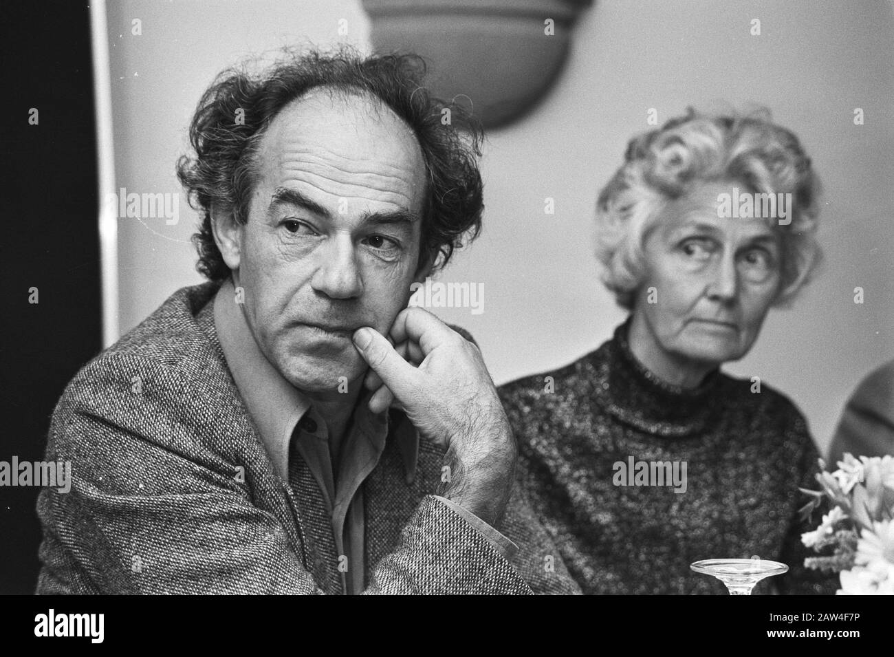 Niederländisch/Amerikanisches Filmprojekt [mit dem Ziel eines Films], das im April 1982 im niederländischen und US-amerikanischen Fernsehen zu sehen sein wird, wird im Zusammenhang mit den Bicentennial Celebration Director George Sluizer und Helen Colijn Datum gezeigt: 30. September 1981 Schlüsselwörter: Filme, Jahrestage, Regisseure Personenname: Colijn, Helen, Sluizer George Stockfoto