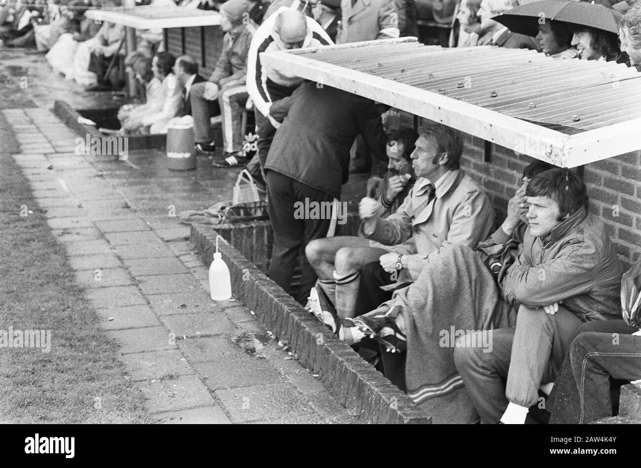 FC Utrechter NAC 0-1 Kraay im Ausgrub-out Datum: 4. Mai 1975 Standort: Utrechter, Utrechter (prov.) Schlüsselwörter: Sport, Fußball, Spiele Name der Person: Kraay, Stockfoto