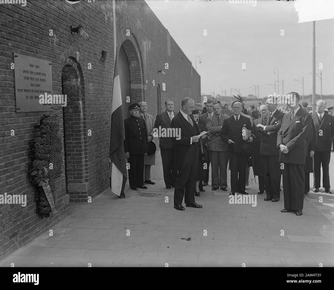 P. de Gaulle besucht Gefängnis Scheveningen Datum: 17. Juli 1950 Ort: Scheveningen, Zuid-Holland Schlüsselwörter: Gefängnisse Personenname: Gaulle P. DE Stockfoto