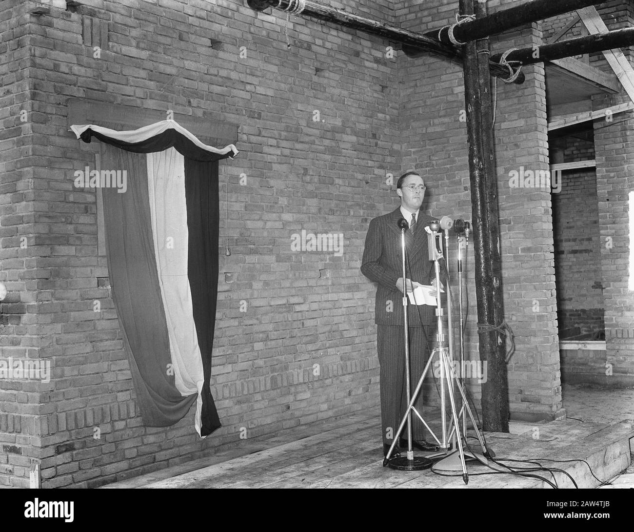 Prinz Bernhard in Alkmaar Datum: 13. September 1950 Ort: Alkmaar, Noord-Holland Personenname: Bernhard, Fürst Stockfoto