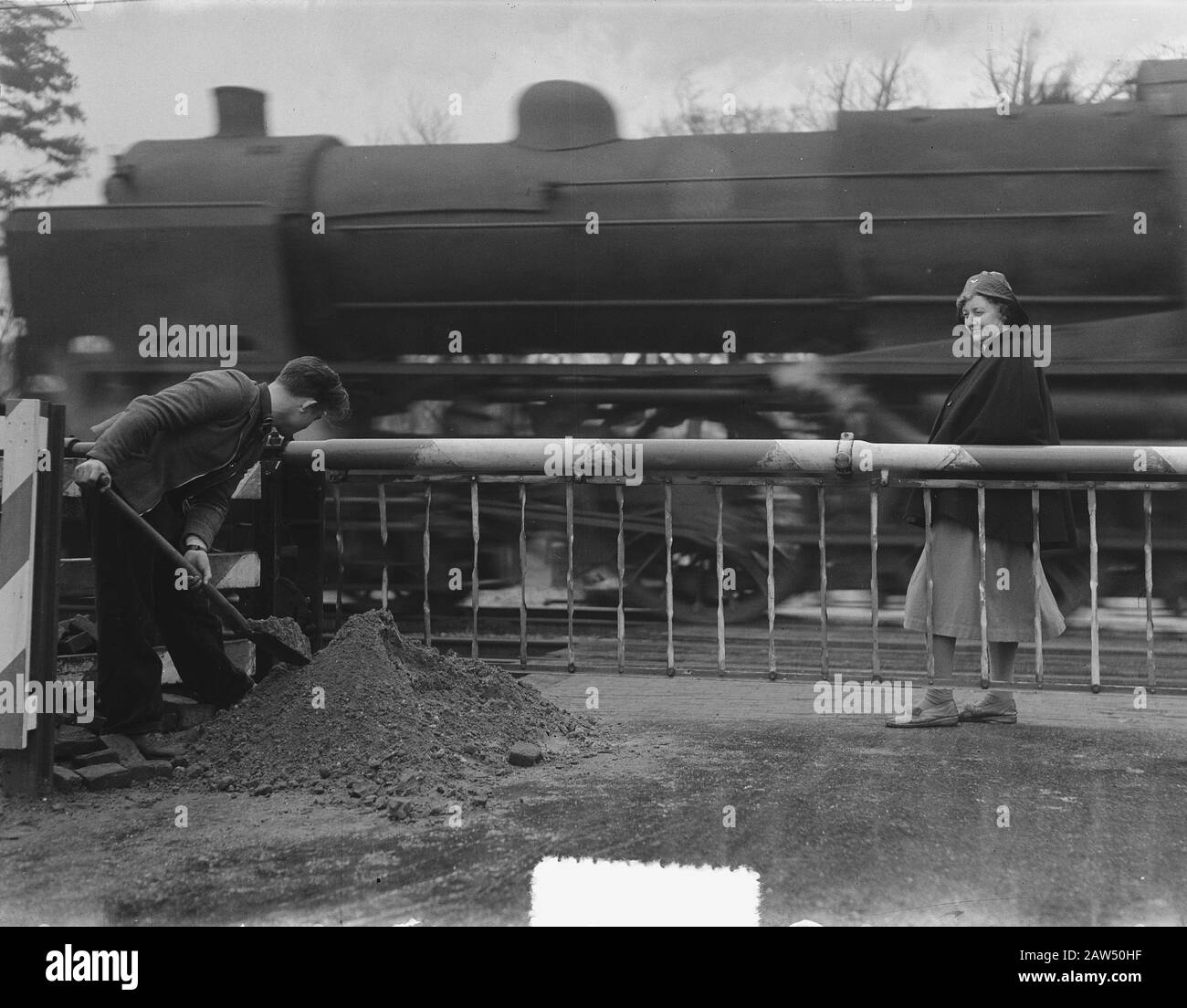 Oudejoot Frau Keijzer Spoorwegwachteres verschwindet Datum: 10. März 1952 Ort: Oudejoot Stockfoto