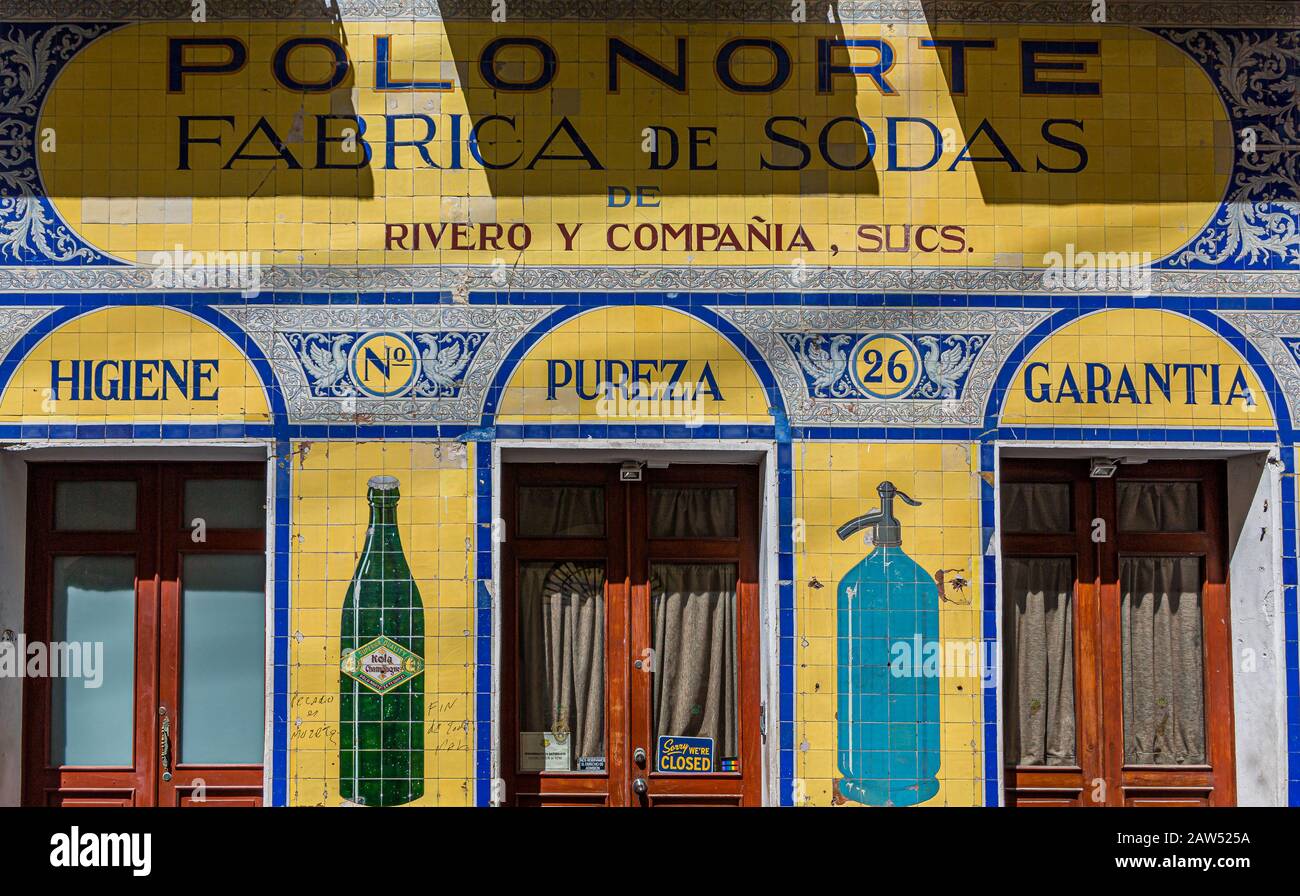 Fassade der Soda Company in San Juan Stockfoto