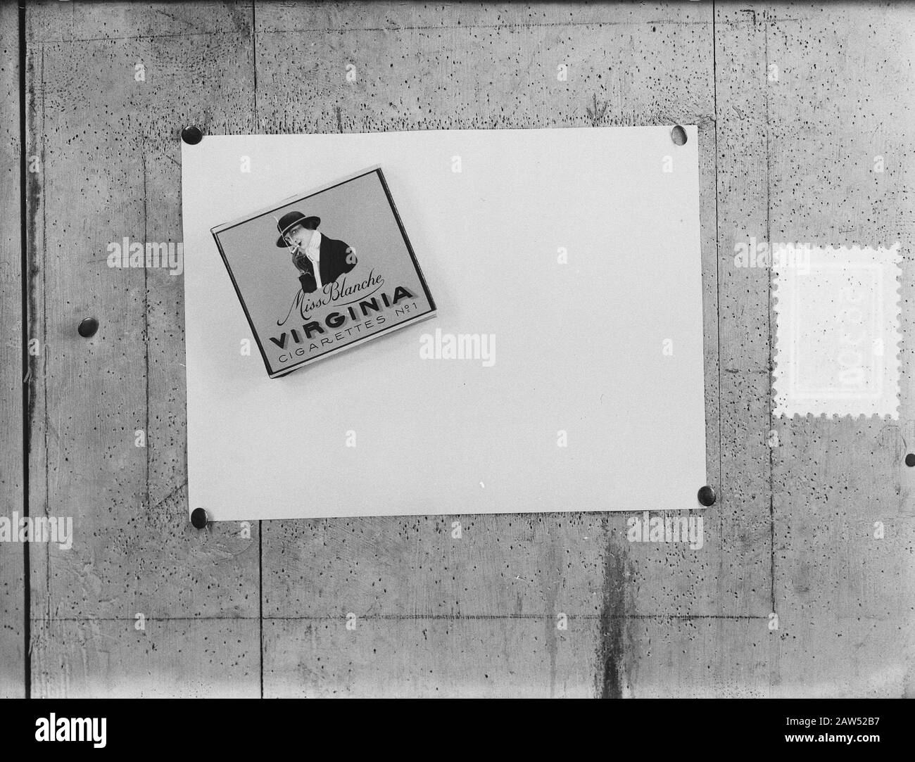 Aufnahmekasten Zigaretten Miss Blanche Datum: 25. März 1953 Schlagwörter: Werbung, Zigaretten, Tabak-Person Name: Miss Blanche Stockfoto