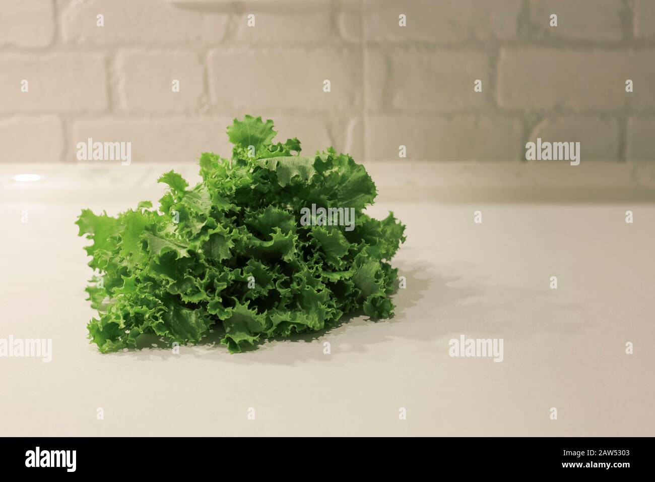 Frische Tauchen auf einem Tisch. Gesunde Ernährung Stockfoto