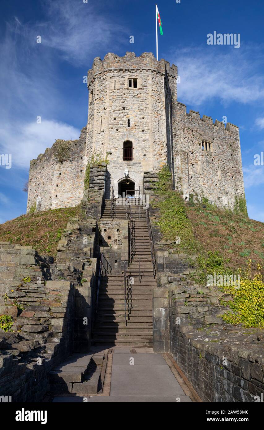 Der normannische Bergfried in Cardiff Castle, South Wales, Großbritannien Stockfoto