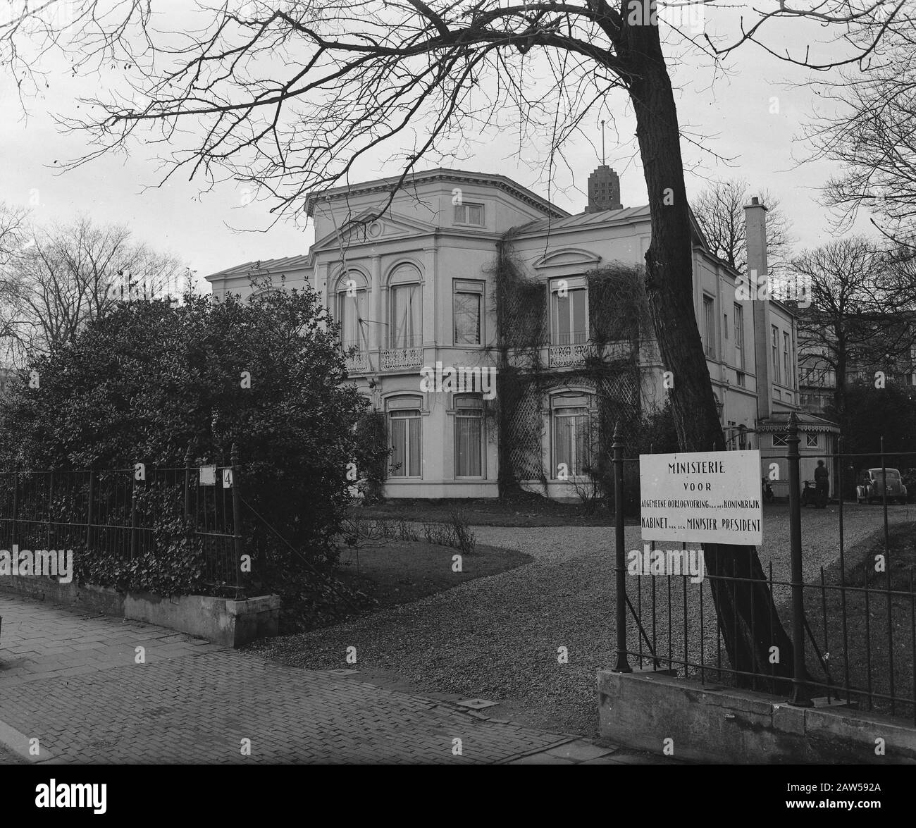 Personen, die im Amt des Premierministers arbeiten Datum: 28. Dezember 1945 Schlüsselwörter: Regierung, VOLK, Premierminister, ARBEITET Stockfoto