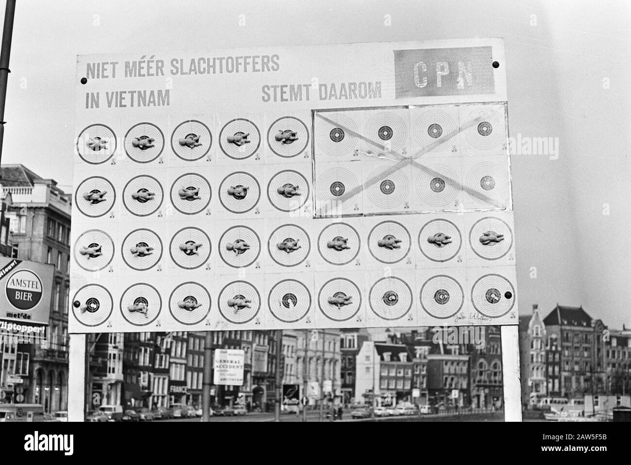 Kunst im Dienste der Wahlpropaganda für CPN, Vorstand Jan Wolkers Datum: 30. Januar 1967 Schlüsselwörter: Zeichen, Propagandawahlen Personenname: Wolkers, Jan Stockfoto