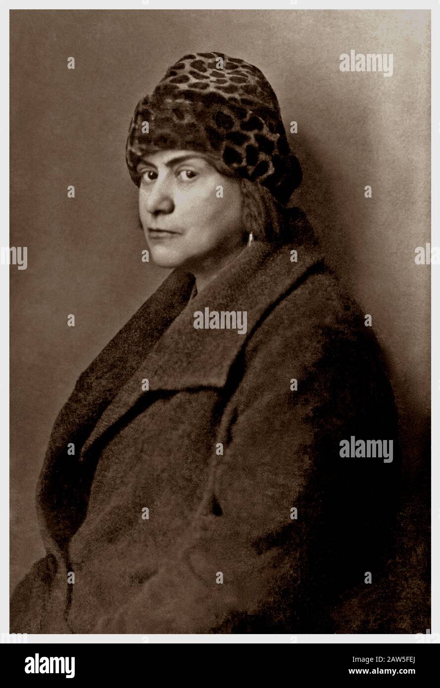 1925 Ca, BERLIN, DEUTSCHLAND : Else Lasker-Schüler (* 1869; † 1945) war eine jüdische deutsche Dichterin und Dramatikerin, die für ihren bohemschen Lebensstil in Berlin berühmt ist. Stockfoto