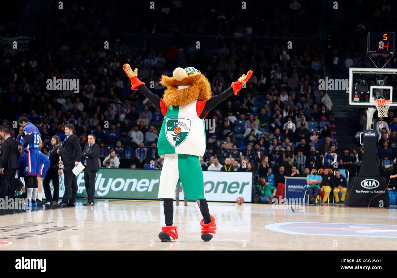 Istanbul/TÜRKEI - 7. FEBRUAR 2020: Das Teammaskottchen von Zalgiris Kaunas "The Zalgirinis" während des Basketballspiels der Euroleague 2019-20 Runde 24 zwischen Anadolu Efes und Zalgiris Kaunas im Sinan erdem Dome. Stockfoto