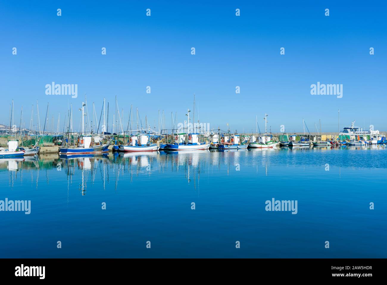 Puerto Pesquero de Fuengirola, Puerto de Fuengirola, Fuengirola, Costa del Sol Occidental, Málaga, Andalusien, Spanien, Europa Stockfoto