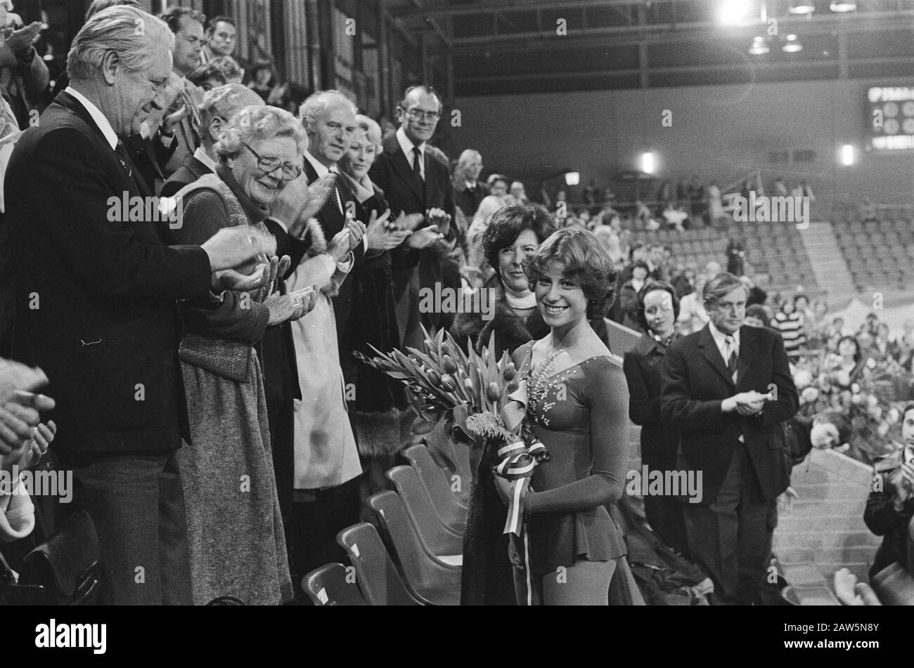 Skating Challengecup in den Haag in Anwesenheit von Königin Juliana; weving Denise Bielmann Datum: 18. November 1978 Ort: Den Haag, South Holland Schlüsselwörter: Skating Person Name: Juliana (Königin Niederlande) Stockfoto