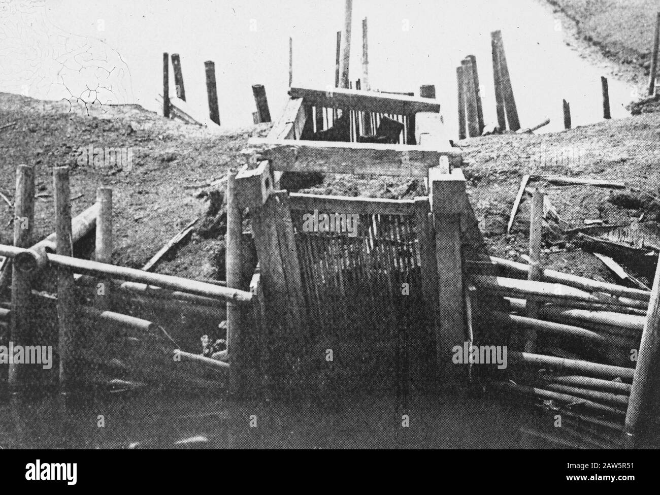 Alter Teich Schleuse Datum: Undatierte Stichwörter: Süßwasserfischen Stockfoto