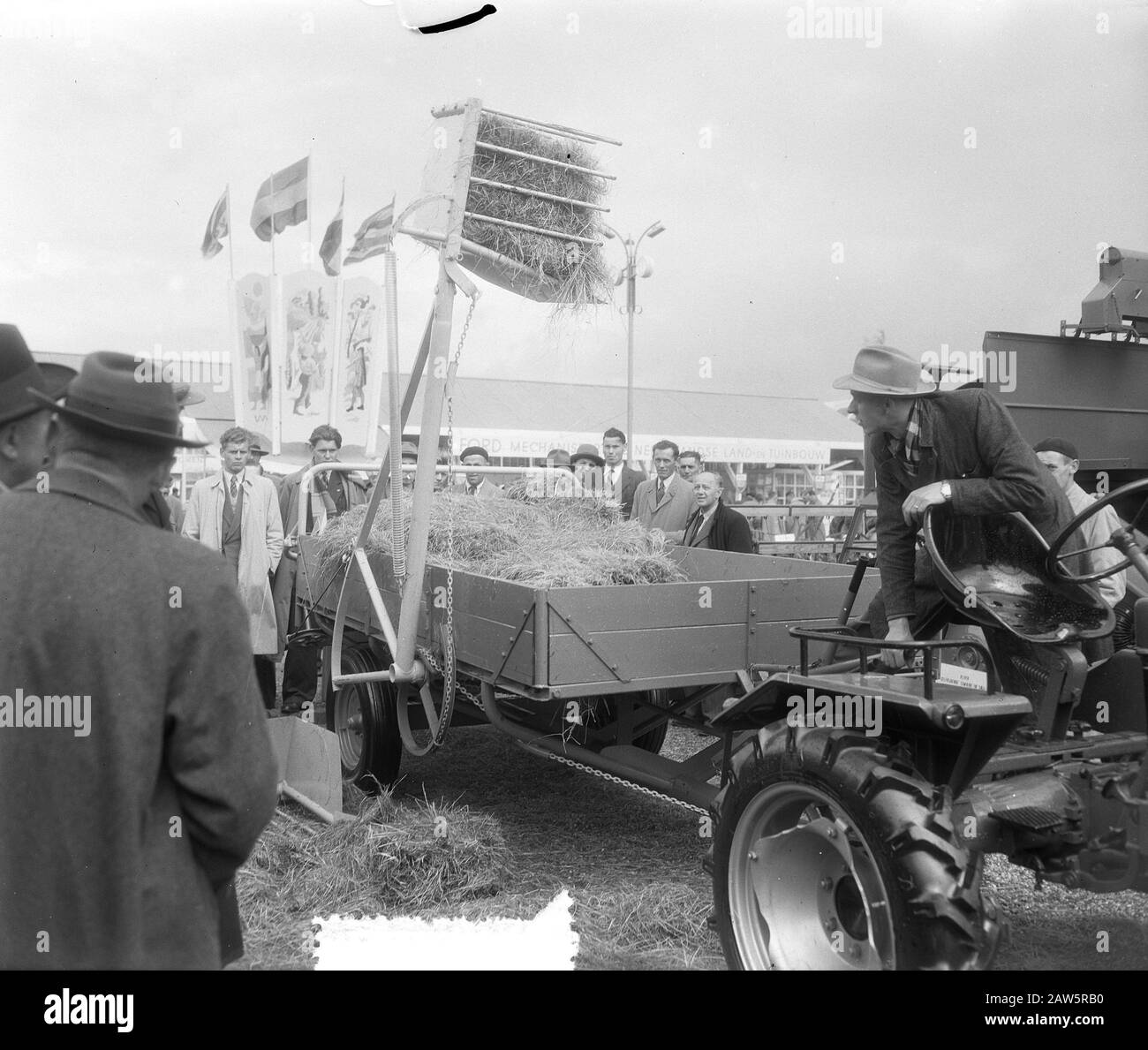 Messe Utrechter Agrarausstellung Datum: 2. Mai 1955 Ort: Utrechter Schlüsselwörter: Jahr STIPENDIEN Landwirtschaft Handel Stockfoto