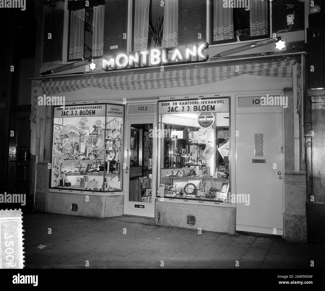 Verträge Montblanc Werbung Amsterdam Datum: 22. Juni 1955 Standort: Amsterdam, Noord-Holland Schlagwörter: Werbeperson Name: Montblanc Werbung Stockfoto