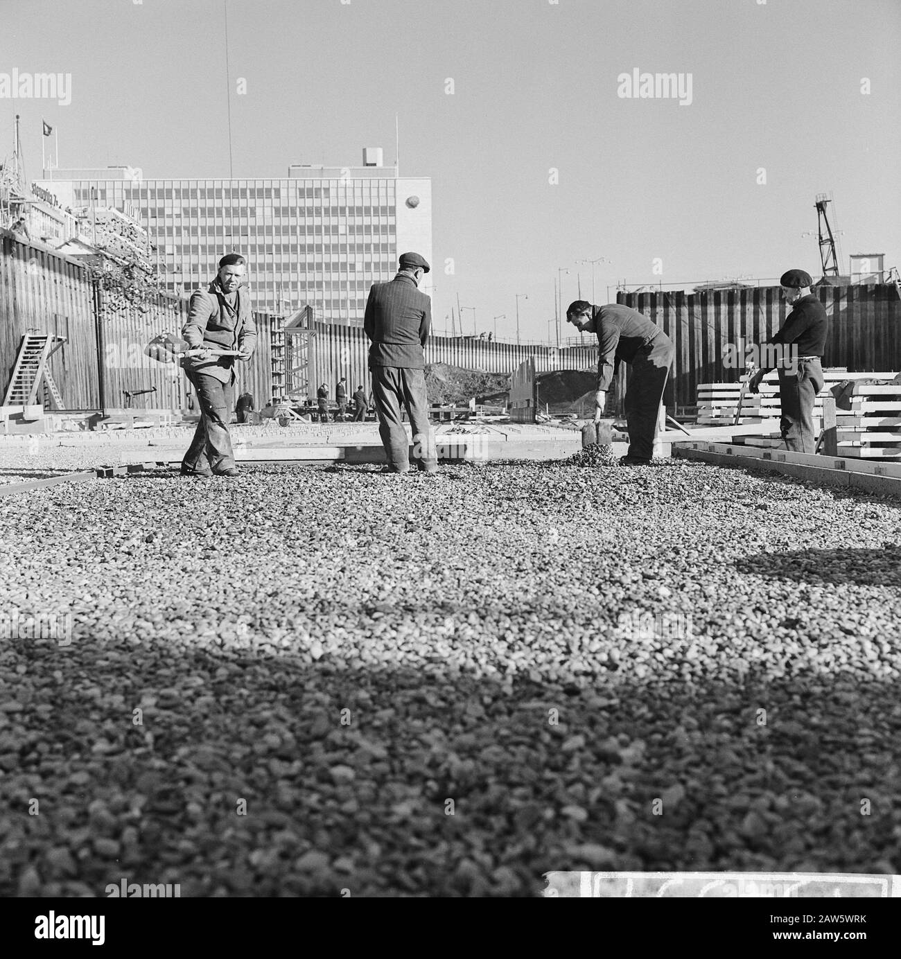 U-Bahn-Bau in Rotterdam. Ausgrabung am Weena Datum: 30. Januar 1962 Standort: Rotterdam, South Holland Schlüsselwörter: Bau, Baustellen, U-Bahn Stockfoto
